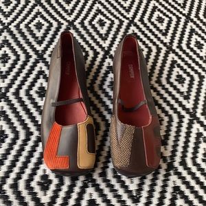 Vintage Camper Art Deco Flats